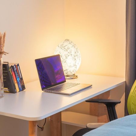 Stay In Our Stylish Flat! & Secure Building & Sleeps Up To 4 เบอร์มิงแฮม ภายนอก รูปภาพ
