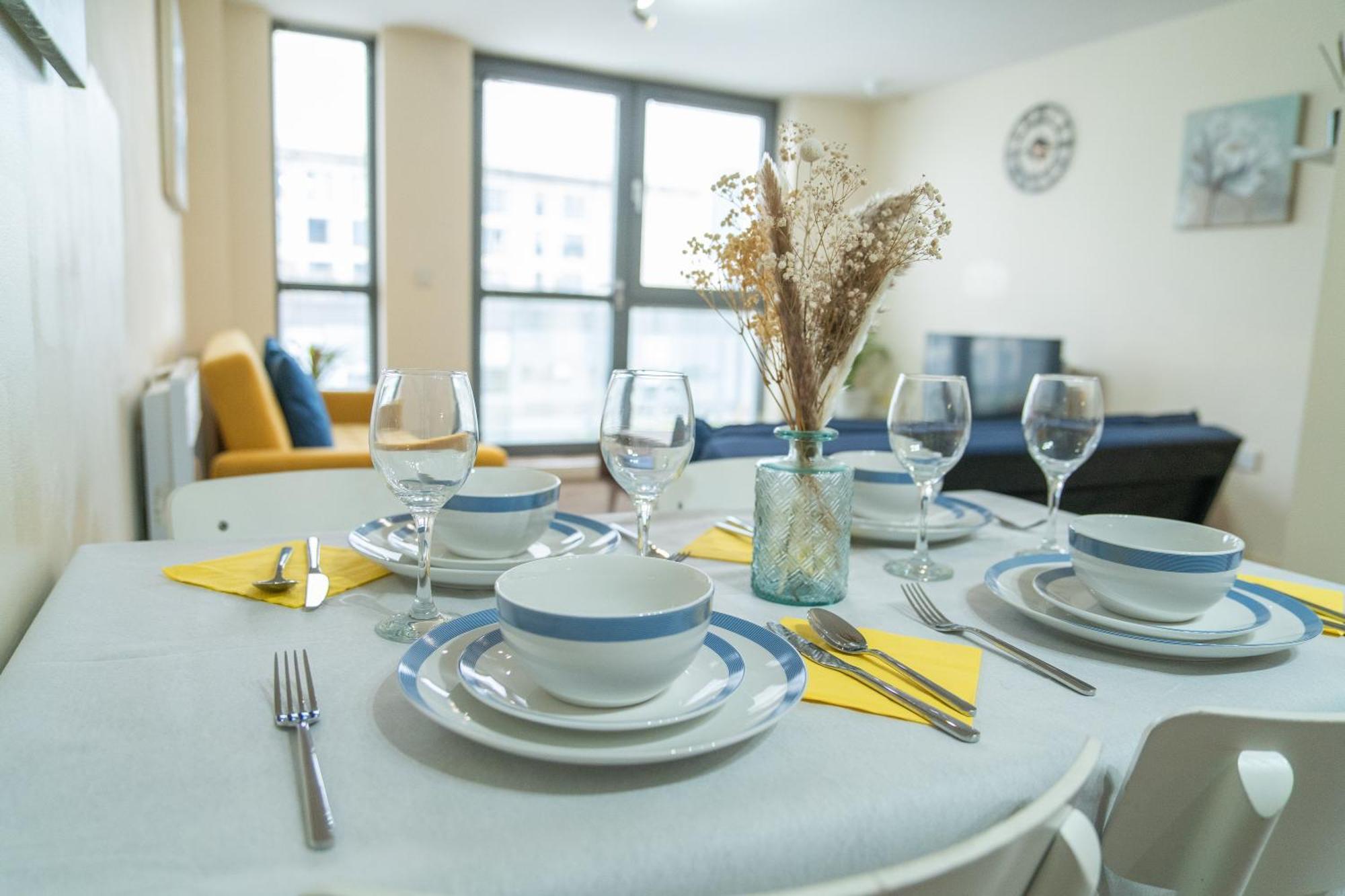 Stay In Our Stylish Flat! & Secure Building & Sleeps Up To 4 เบอร์มิงแฮม ภายนอก รูปภาพ